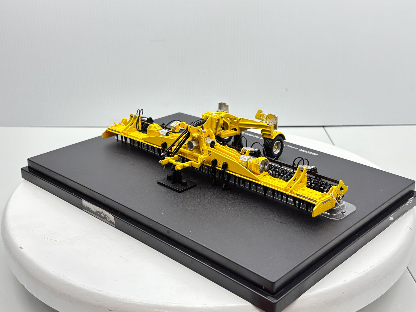 1/32 Bednar Kator KN 8000 Q