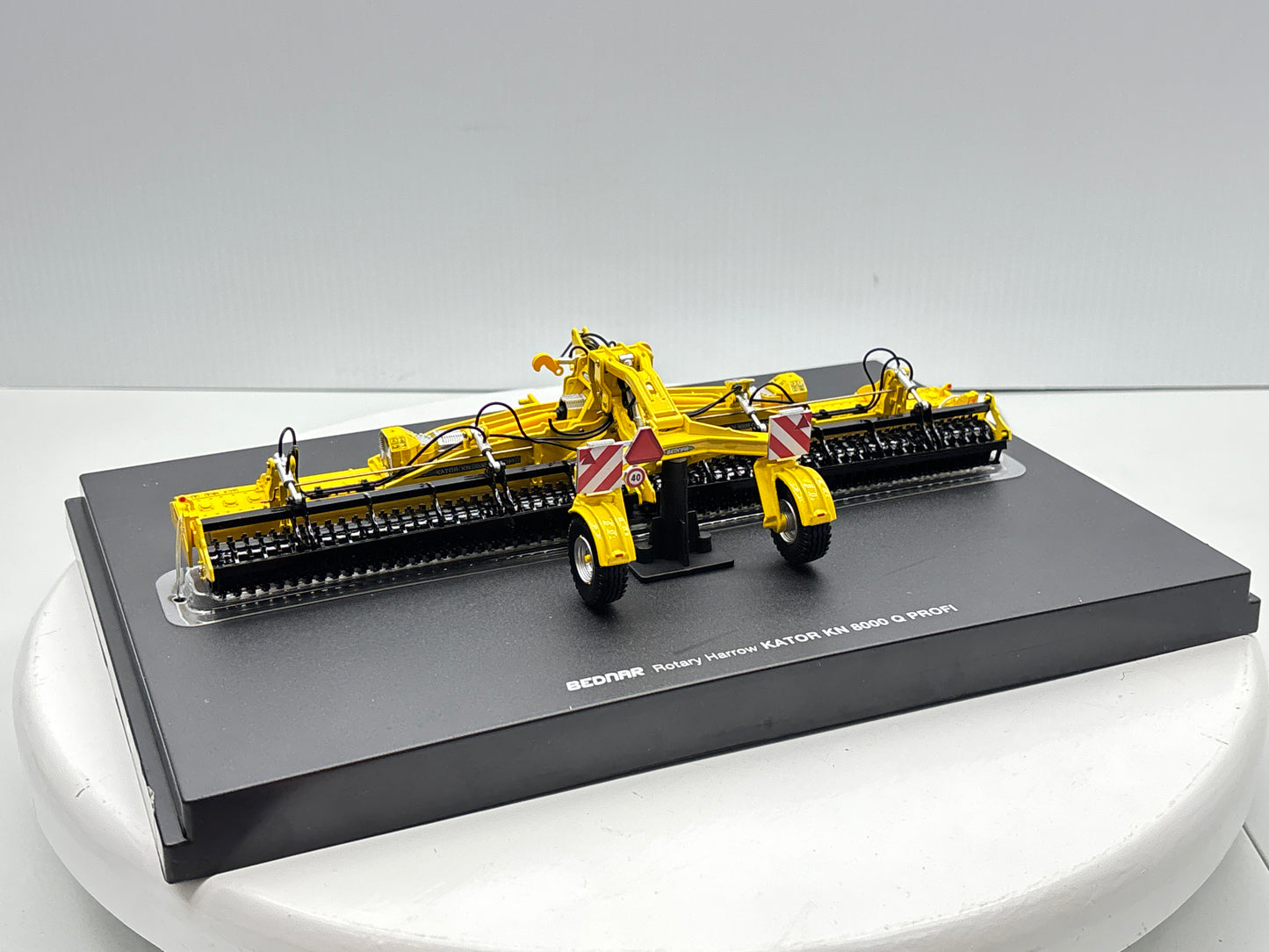 1/32 Bednar Kator KN 8000 Q