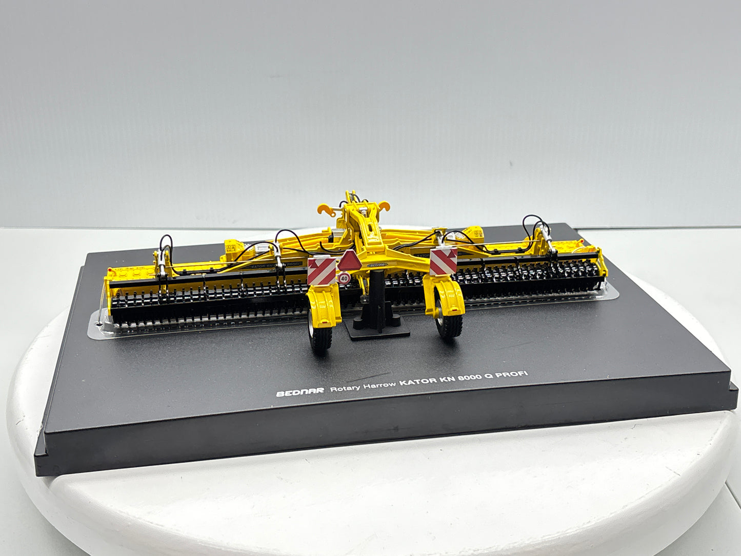 1/32 Bednar Kator KN 8000 Q