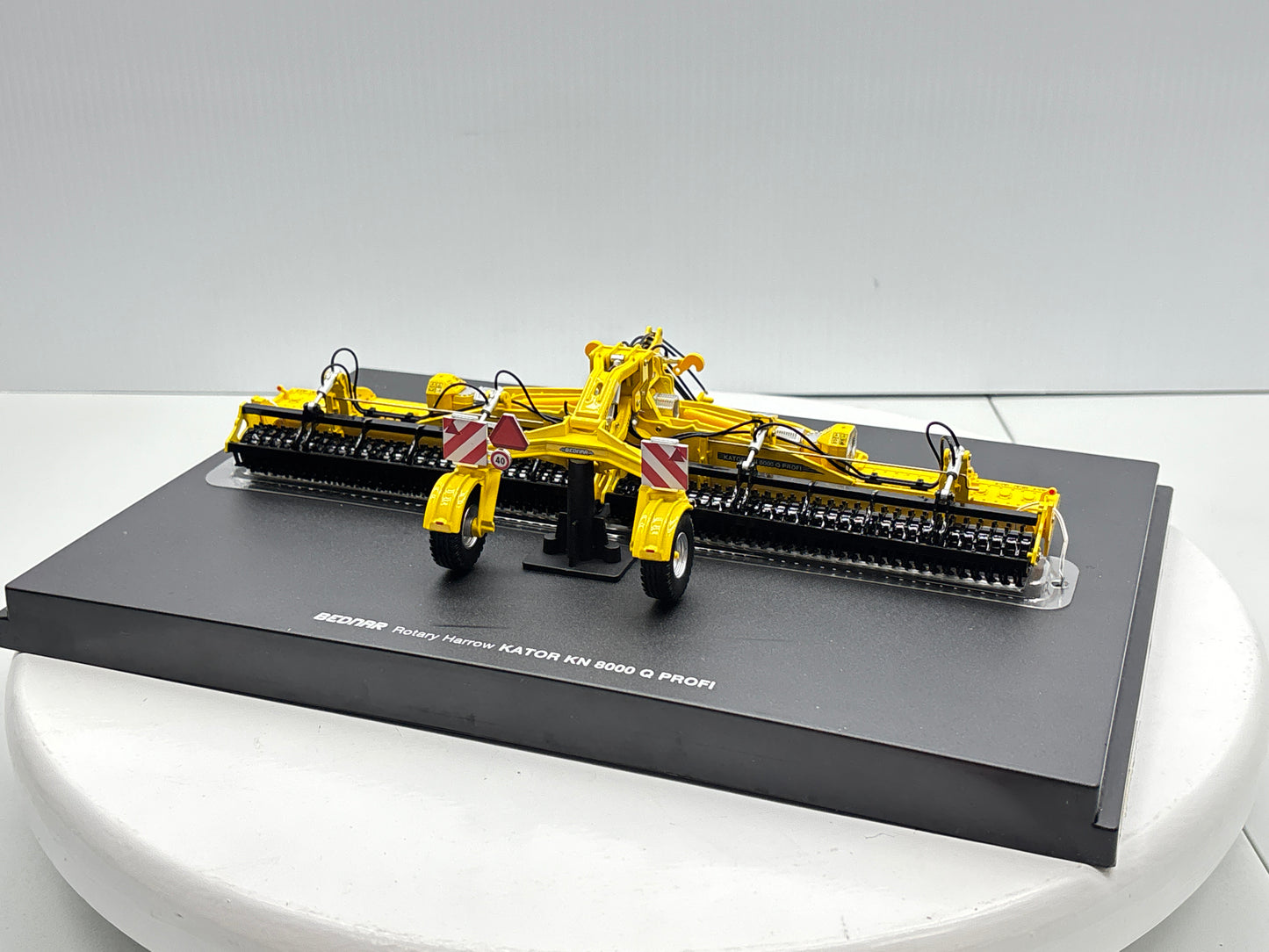 1/32 Bednar Kator KN 8000 Q