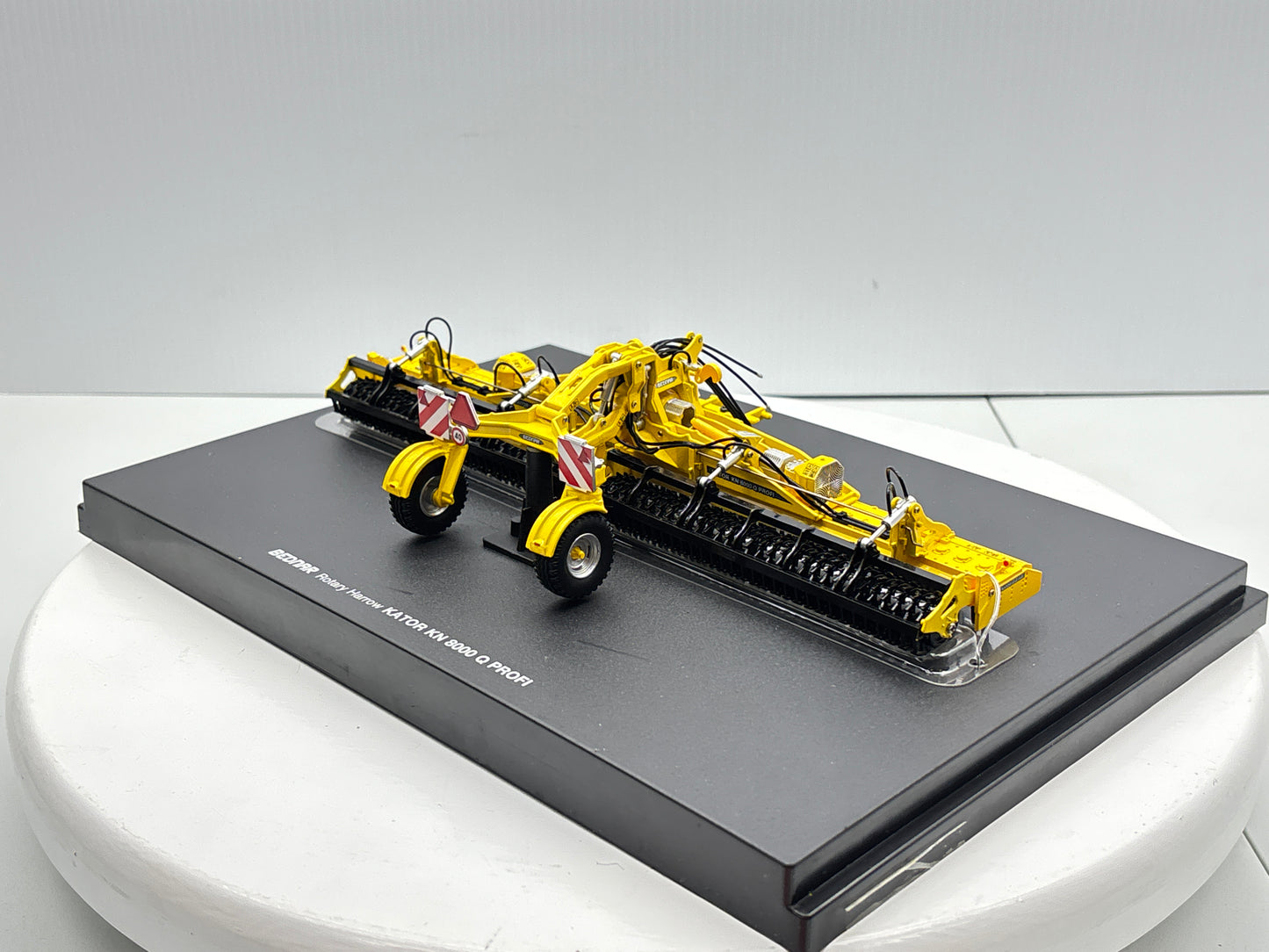 1/32 Bednar Kator KN 8000 Q