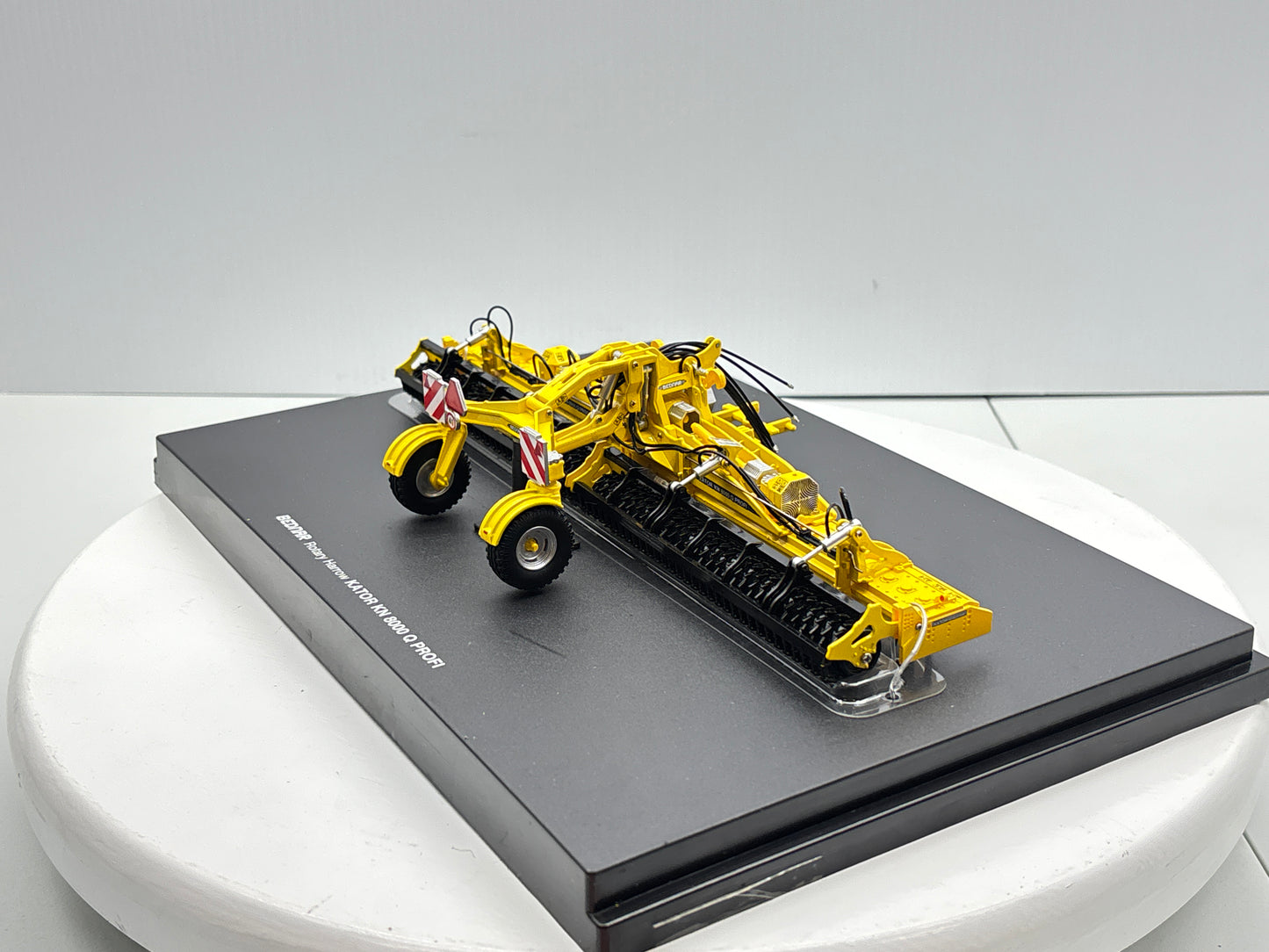 1/32 Bednar Kator KN 8000 Q