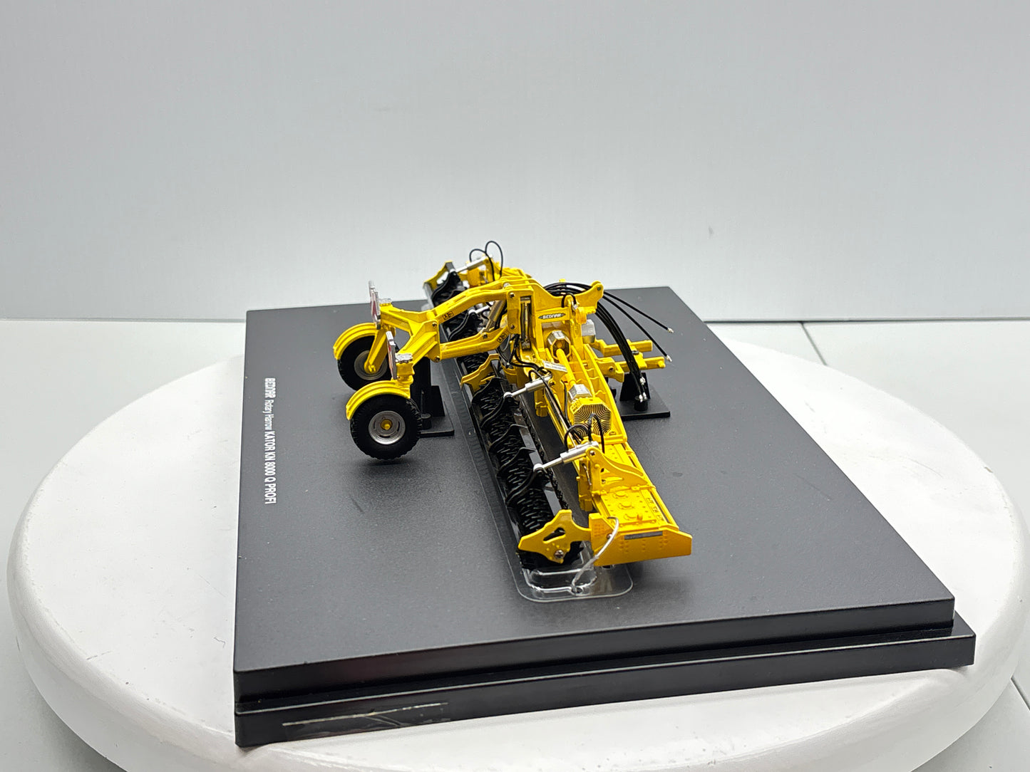 1/32 Bednar Kator KN 8000 Q