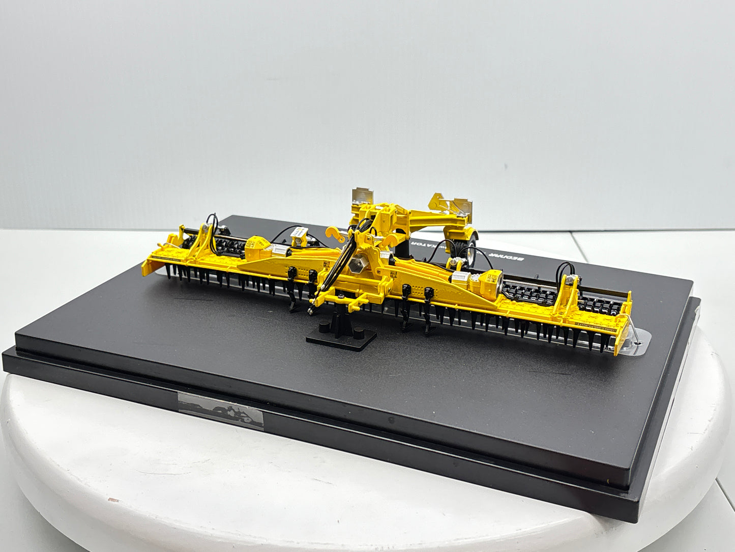 1/32 Bednar Kator KN 8000 Q