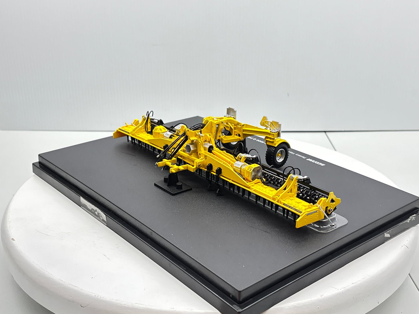 1/32 Bednar Kator KN 8000 Q