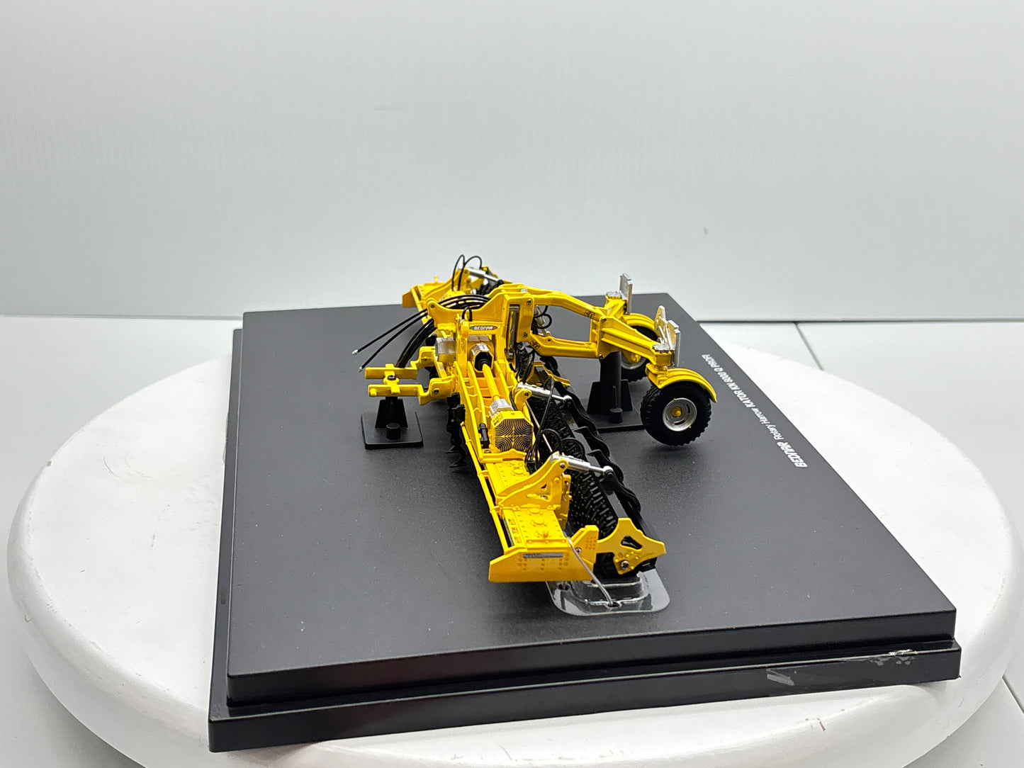 1/32 Bednar Kator KN 8000 Q