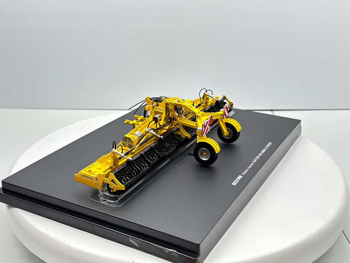 1/32 Bednar Kator KN 8000 Q
