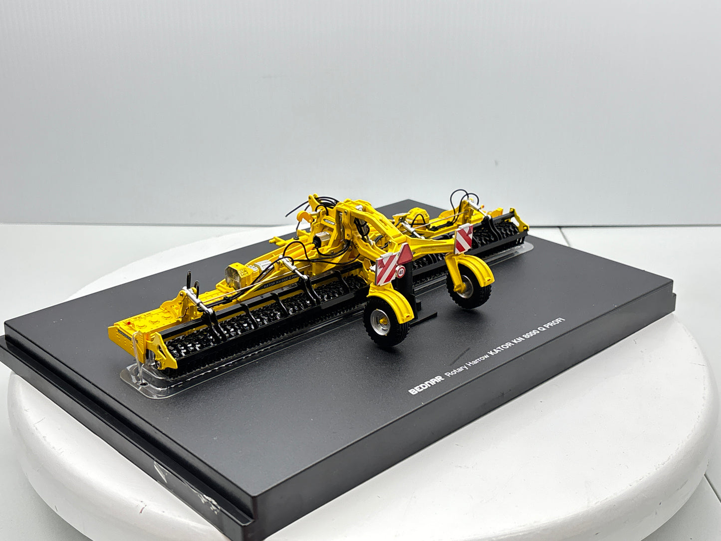 1/32 Bednar Kator KN 8000 Q