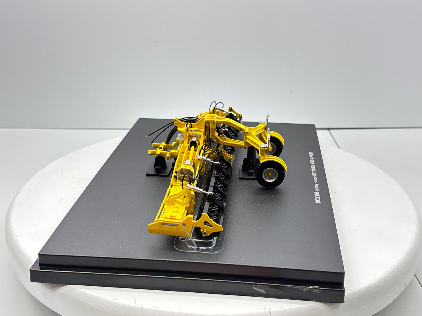 1/32 Bednar Kator KN 8000 Q