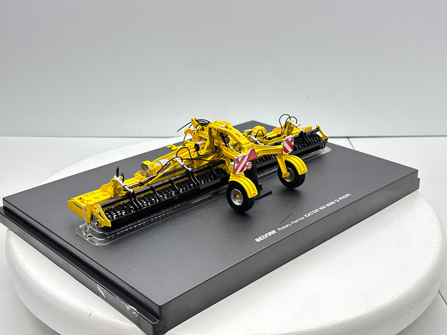 1/32 Bednar Kator KN 8000 Q