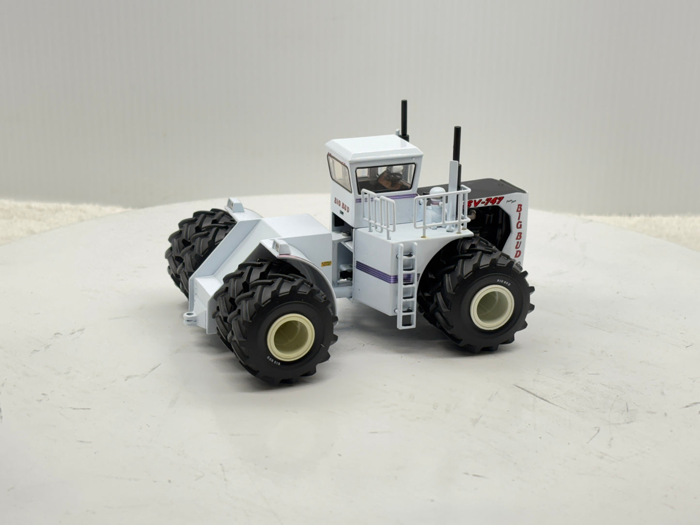 1/64 Big Bud 16V-747 760HP
