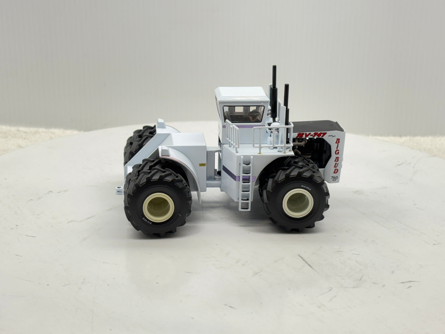 1/64 Big Bud 16V-747 760HP