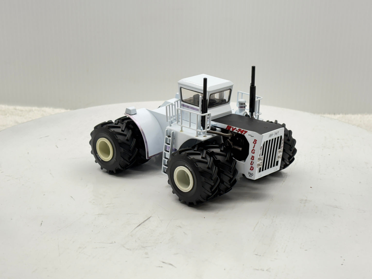 1/64 Big Bud 16V-747 760HP