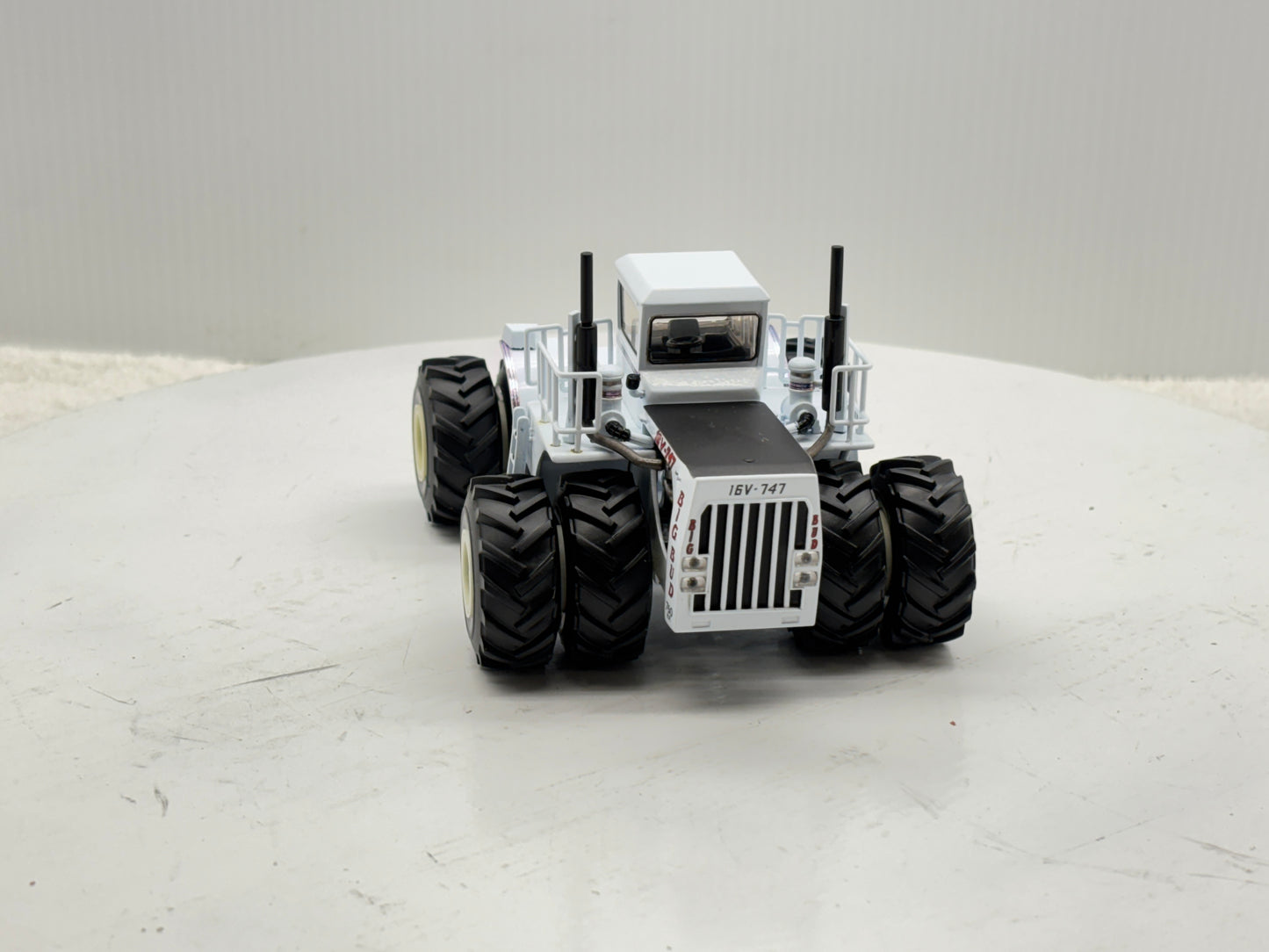 1/64 Big Bud 16V-747 760HP