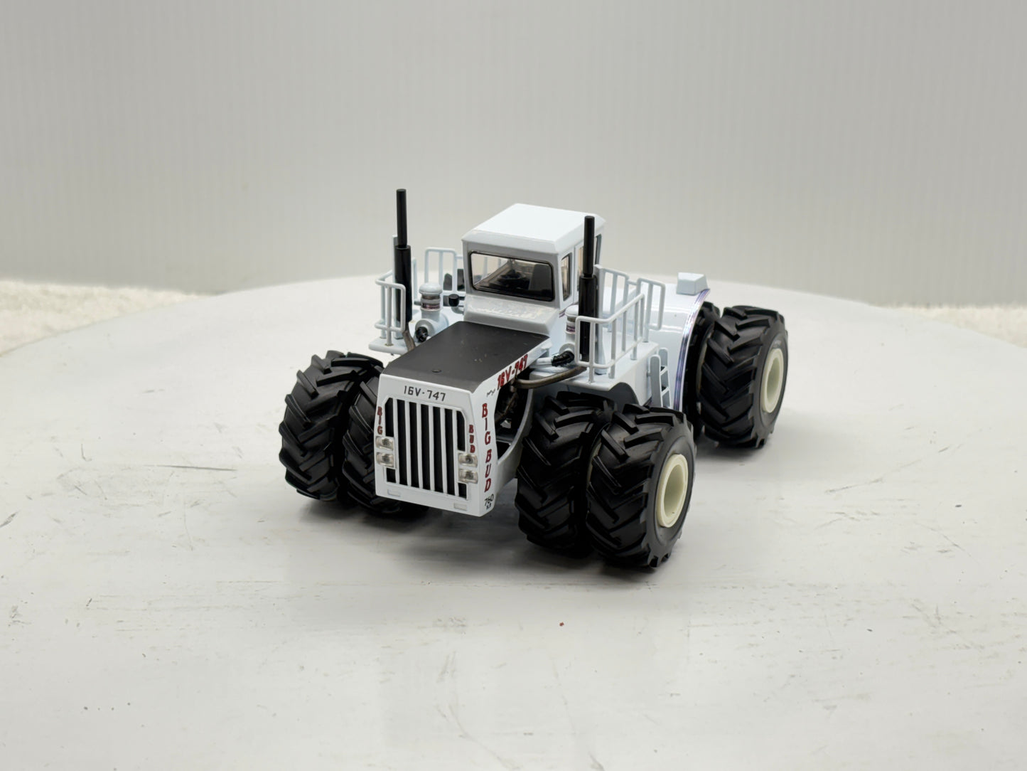 1/64 Big Bud 16V-747 760HP