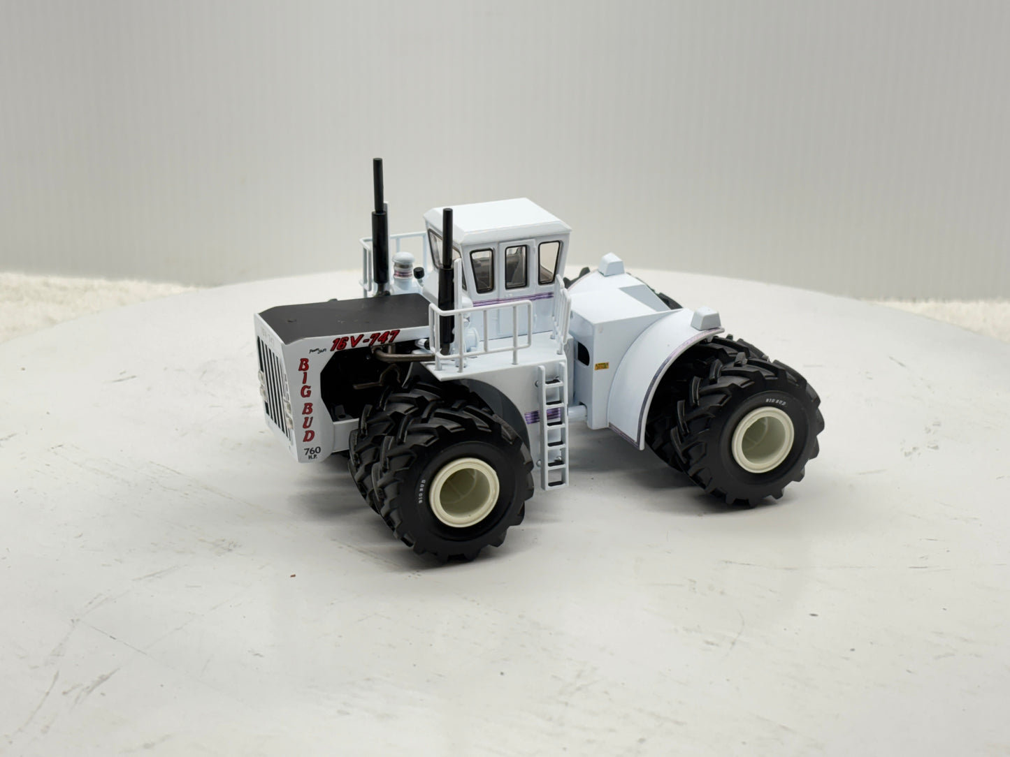 1/64 Big Bud 16V-747 760HP