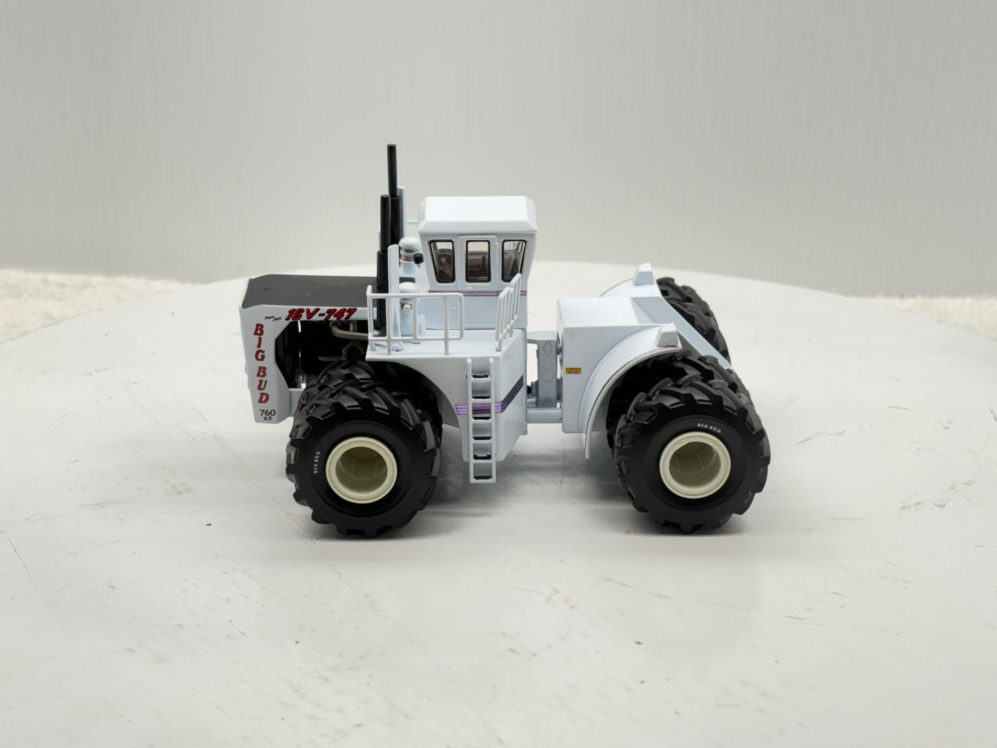 1/64 Big Bud 16V-747 760HP