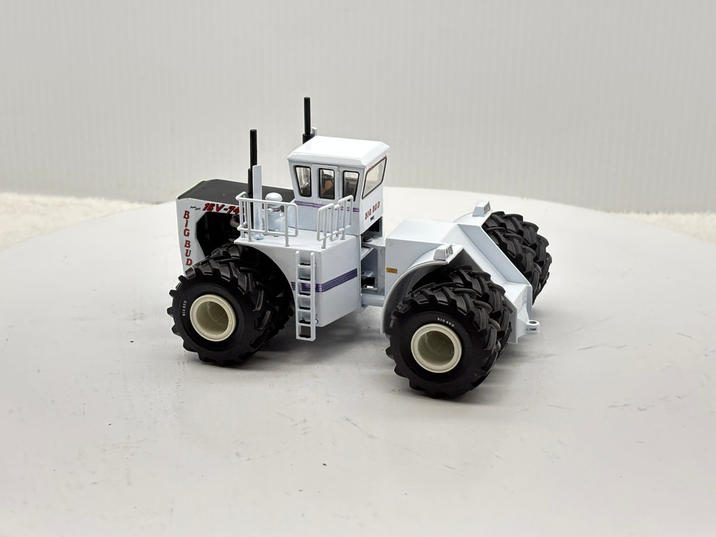 1/64 Big Bud 16V-747 760HP