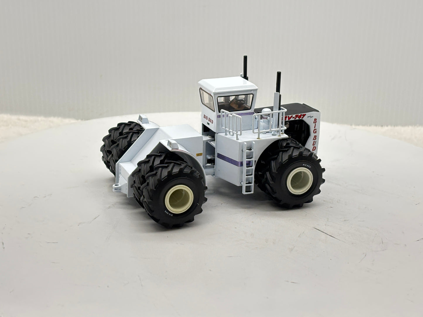 1/64 Big Bud 16V-747 760HP
