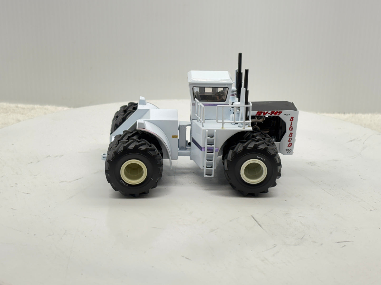 1/64 Big Bud 16V-747 760HP