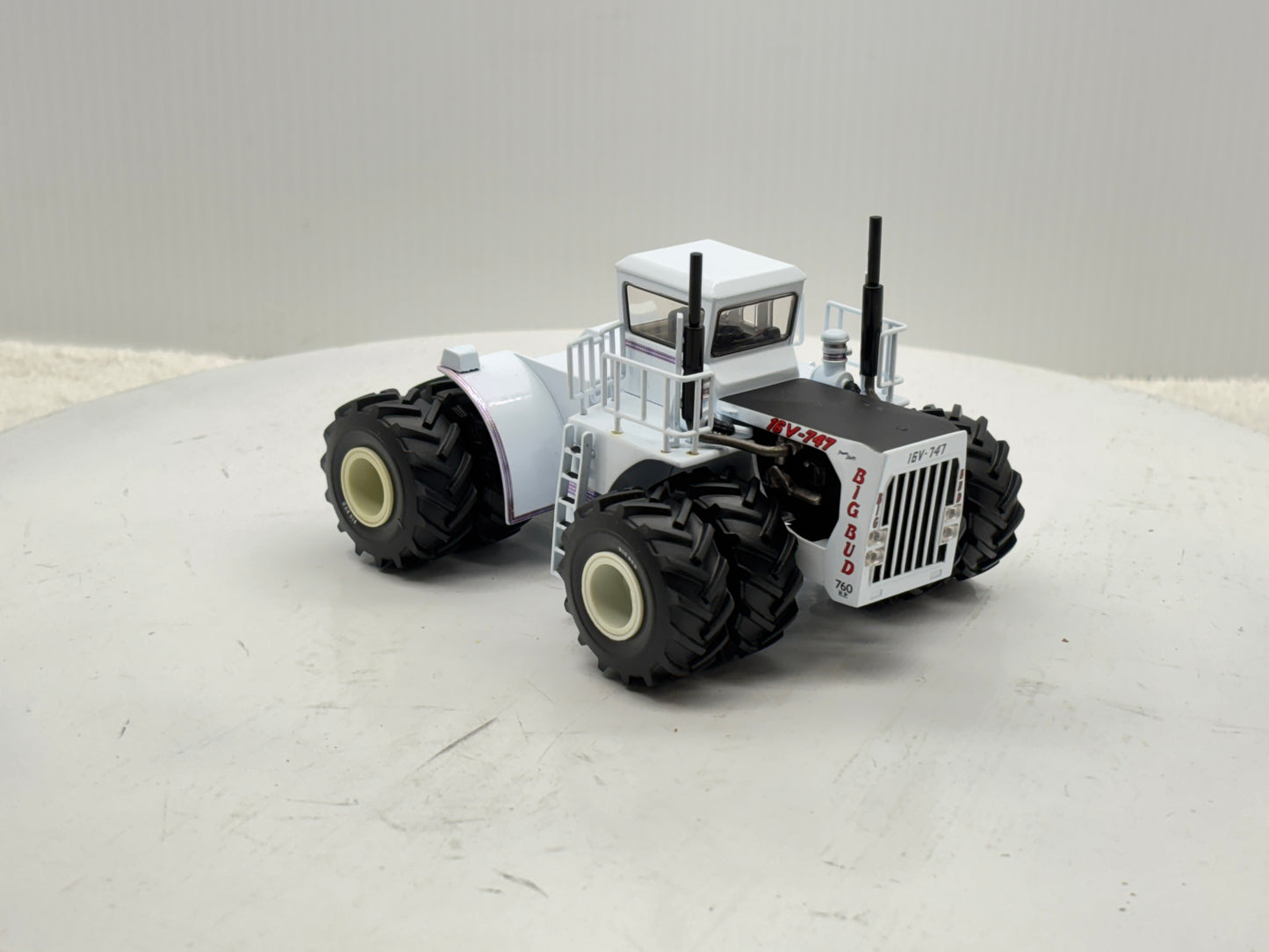 1/64 Big Bud 16V-747 760HP