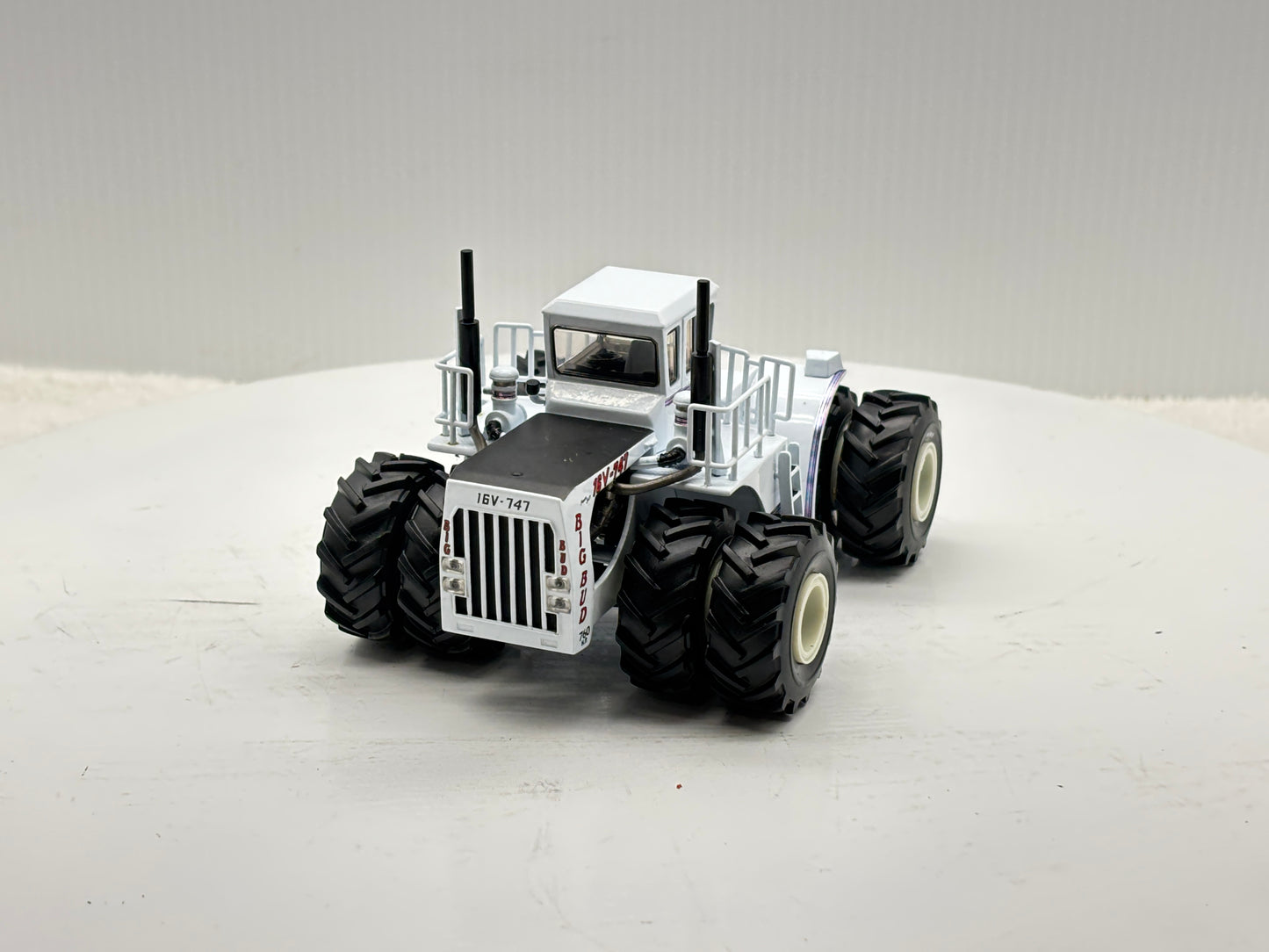 1/64 Big Bud 16V-747 760HP