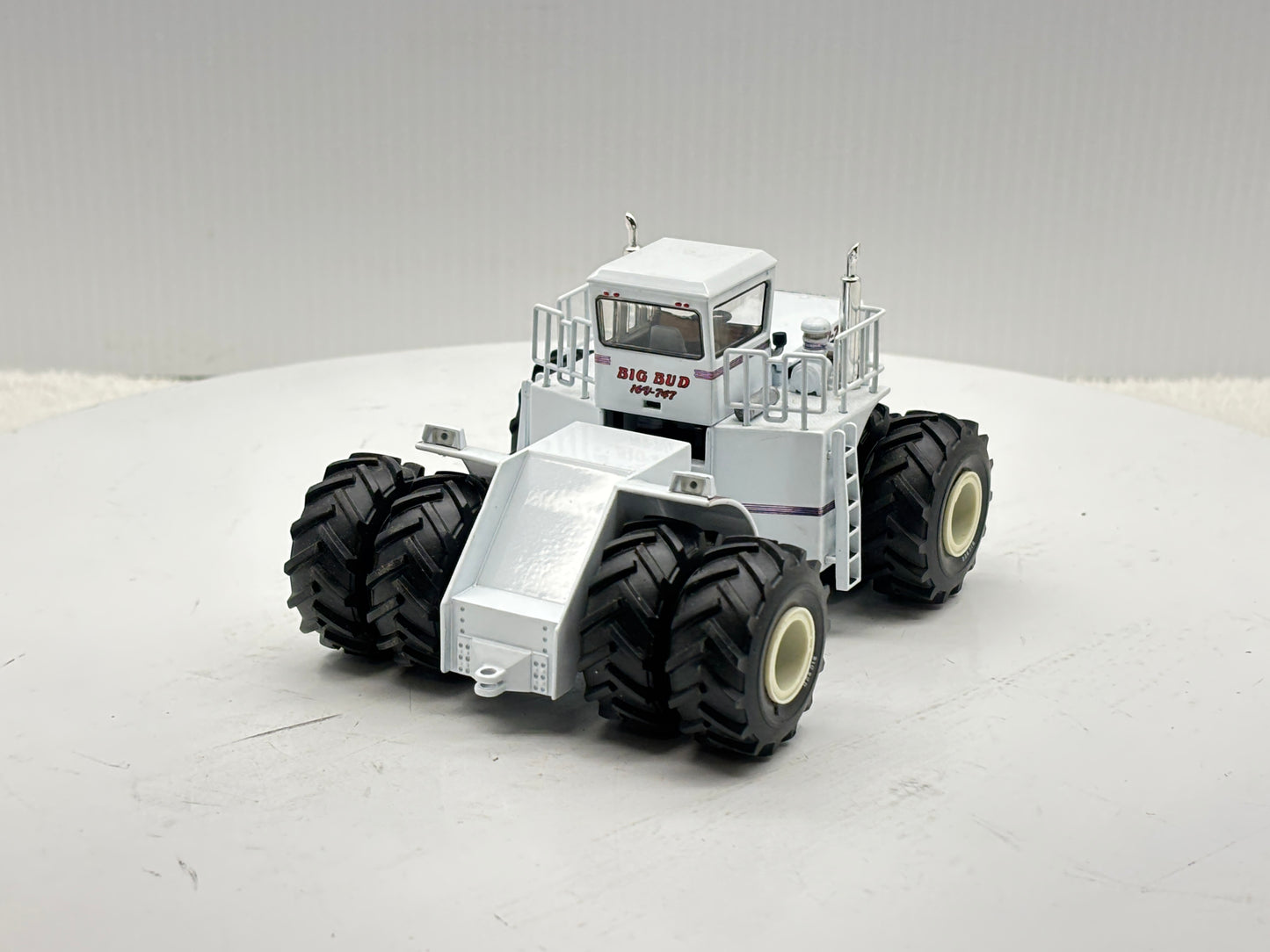 1/64 Big Bud 16V-747 900HP