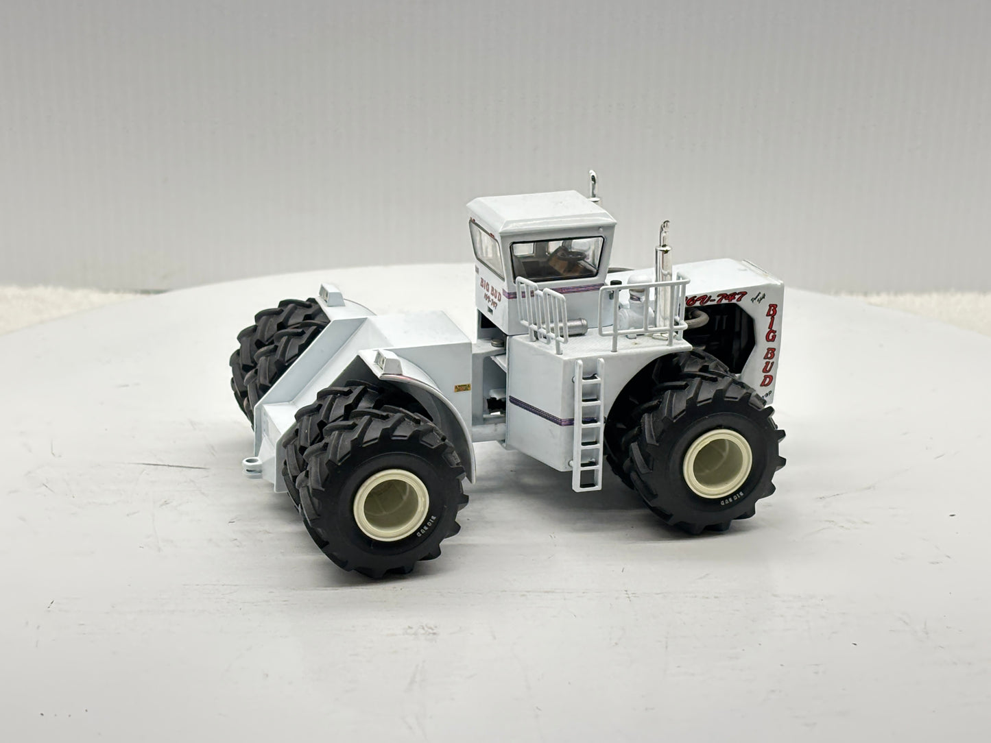 1/64 Big Bud 16V-747 900HP