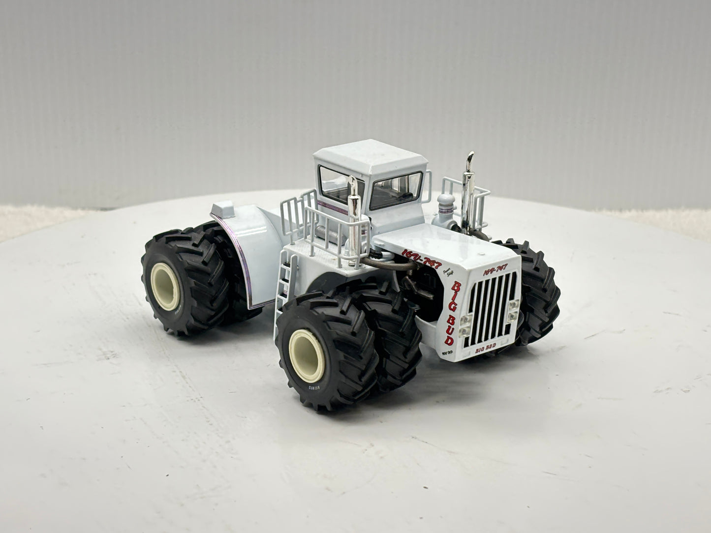 1/64 Big Bud 16V-747 900HP