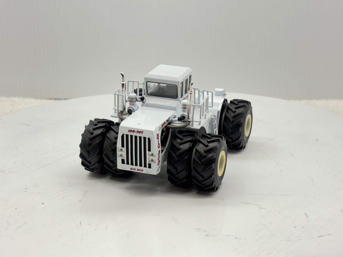 1/64 Big Bud 16V-747 900HP