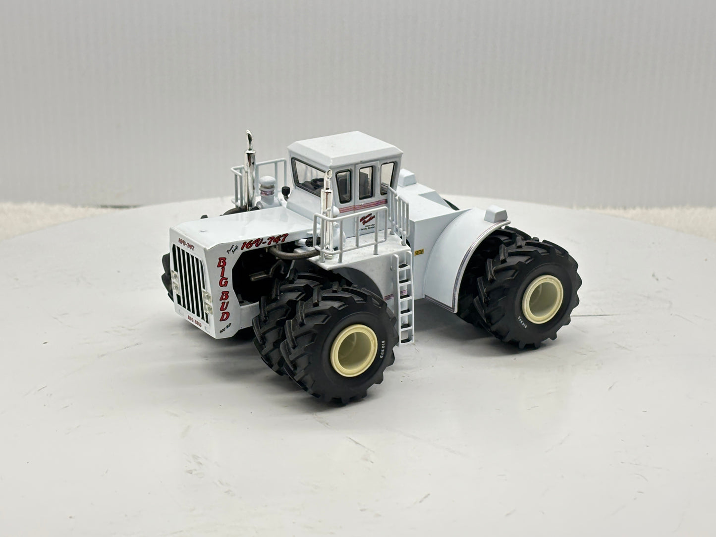 1/64 Big Bud 16V-747 900HP