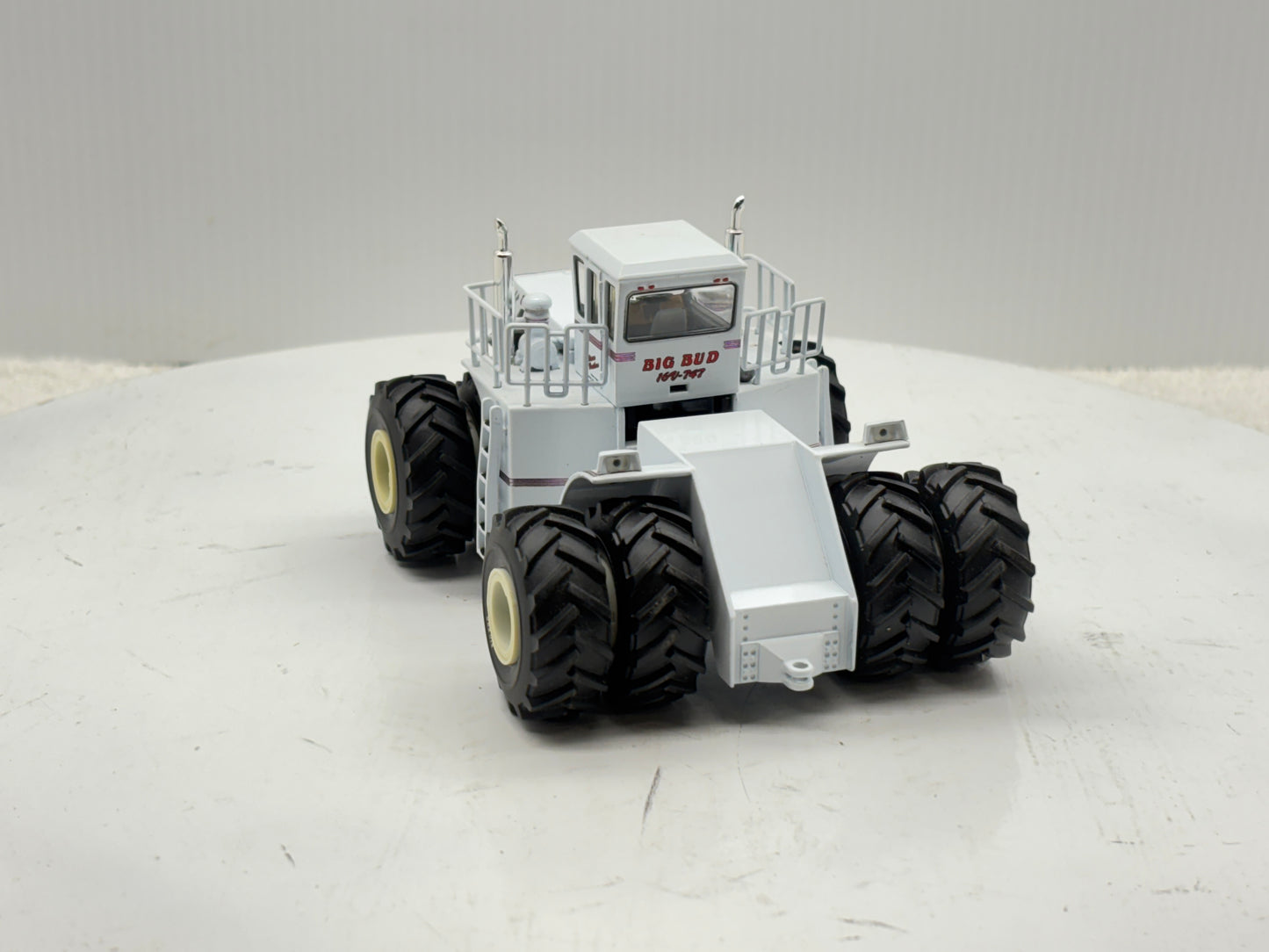 1/64 Big Bud 16V-747 900HP