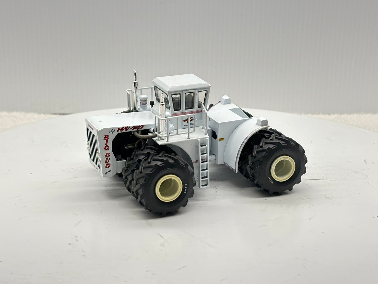 1/64 Big Bud 16V-747 900HP