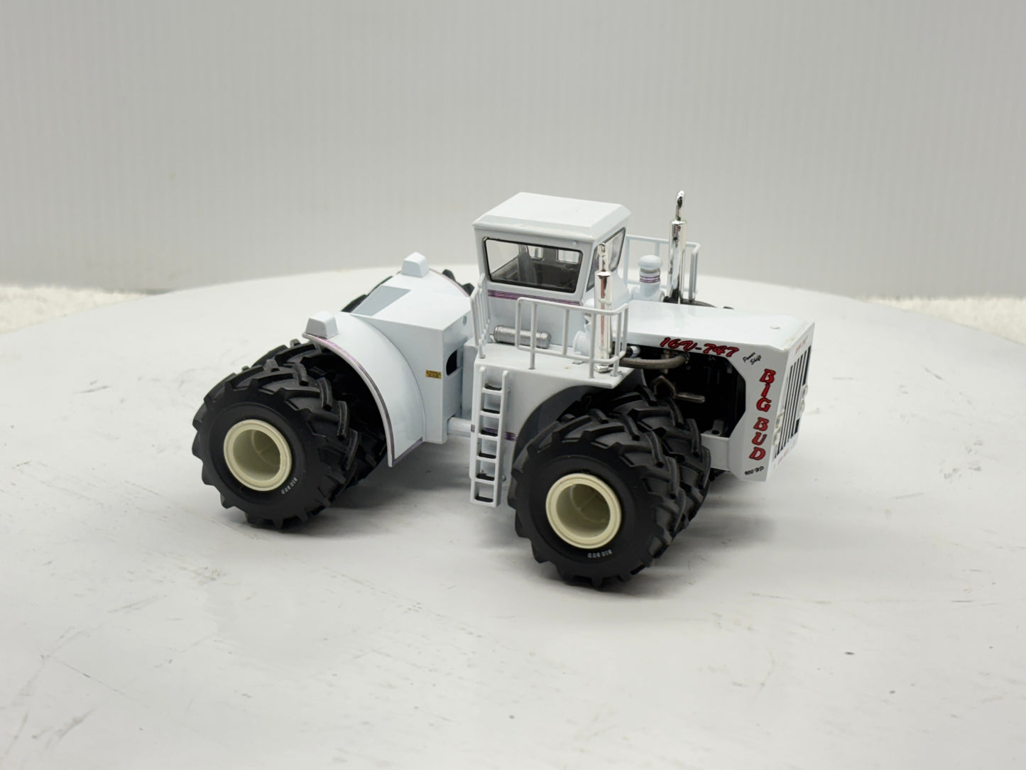 1/64 Big Bud 16V-747 900HP