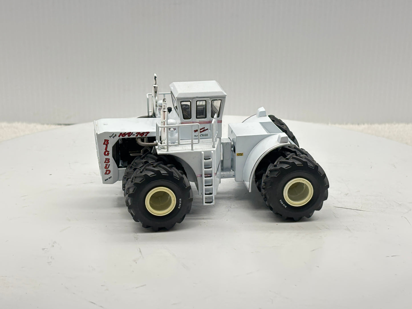 1/64 Big Bud 16V-747 900HP