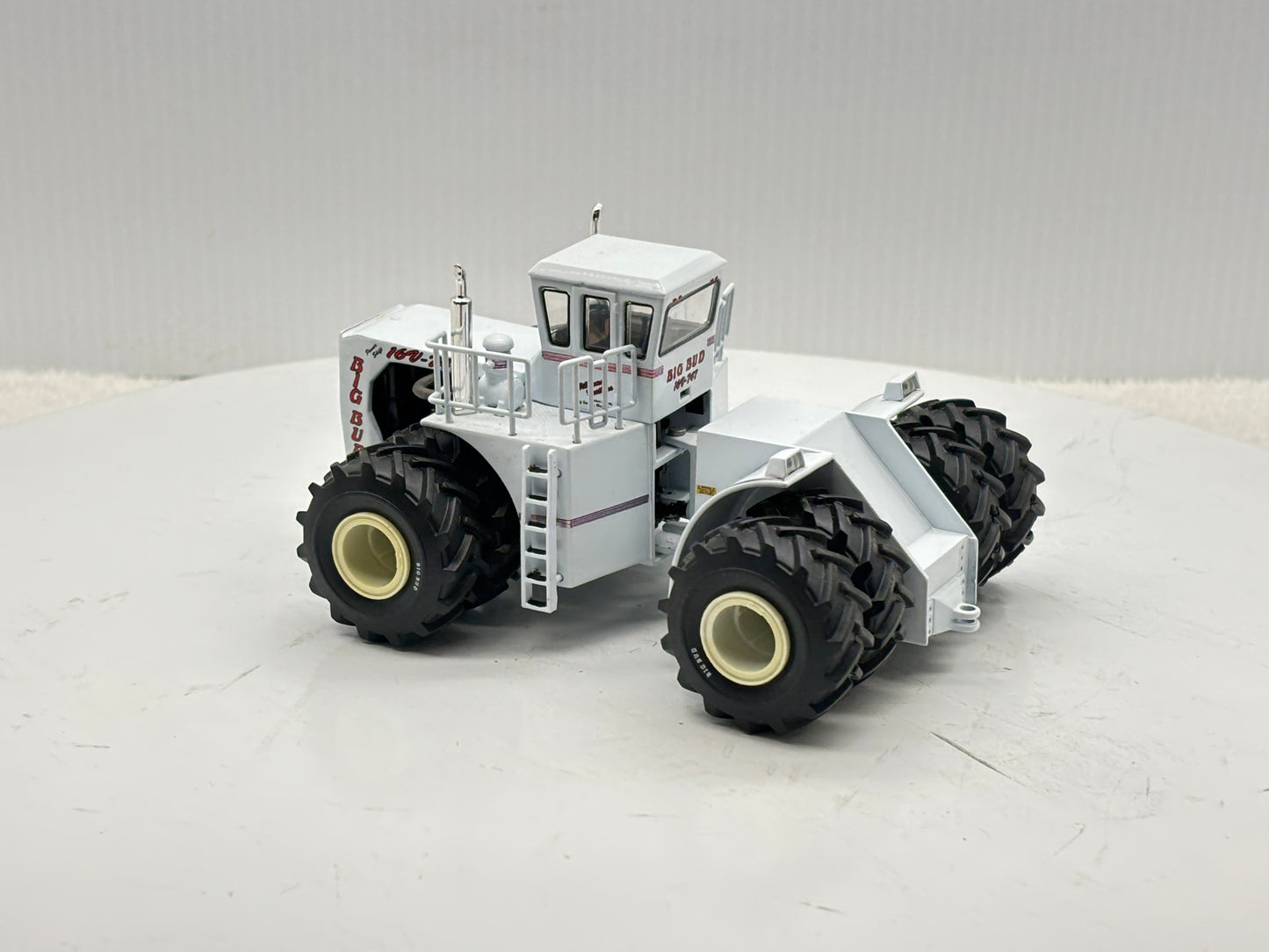 1/64 Big Bud 16V-747 900HP