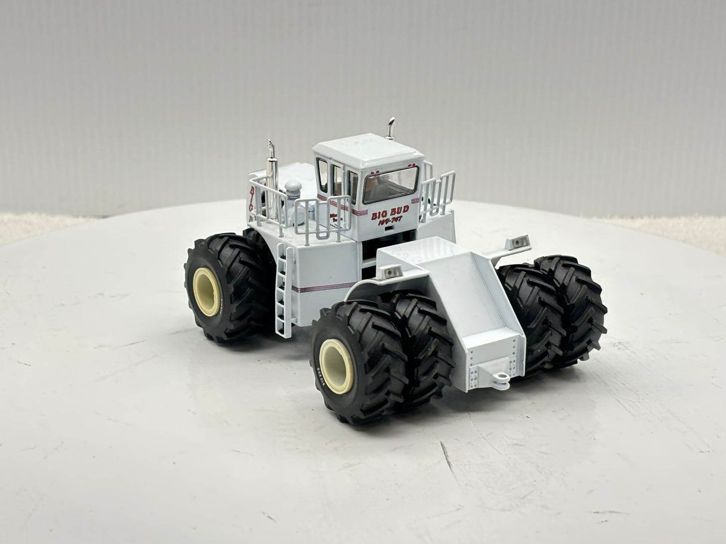 1/64 Big Bud 16V-747 900HP