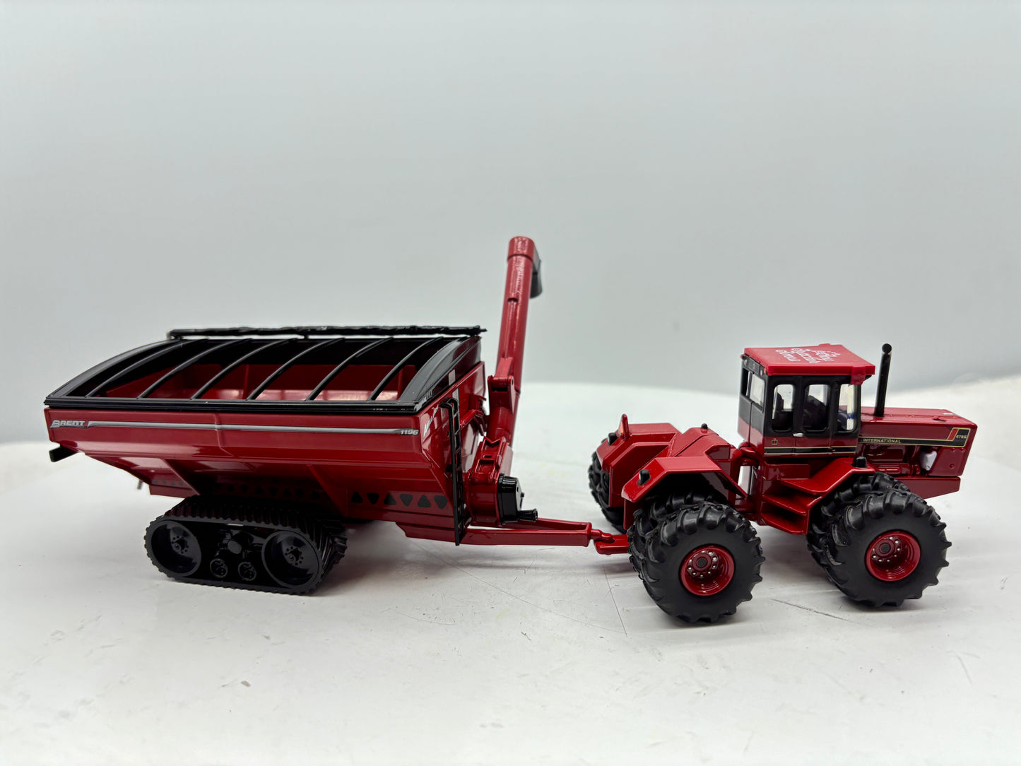 1/64 Brent 1196 Tracked Grain Cart