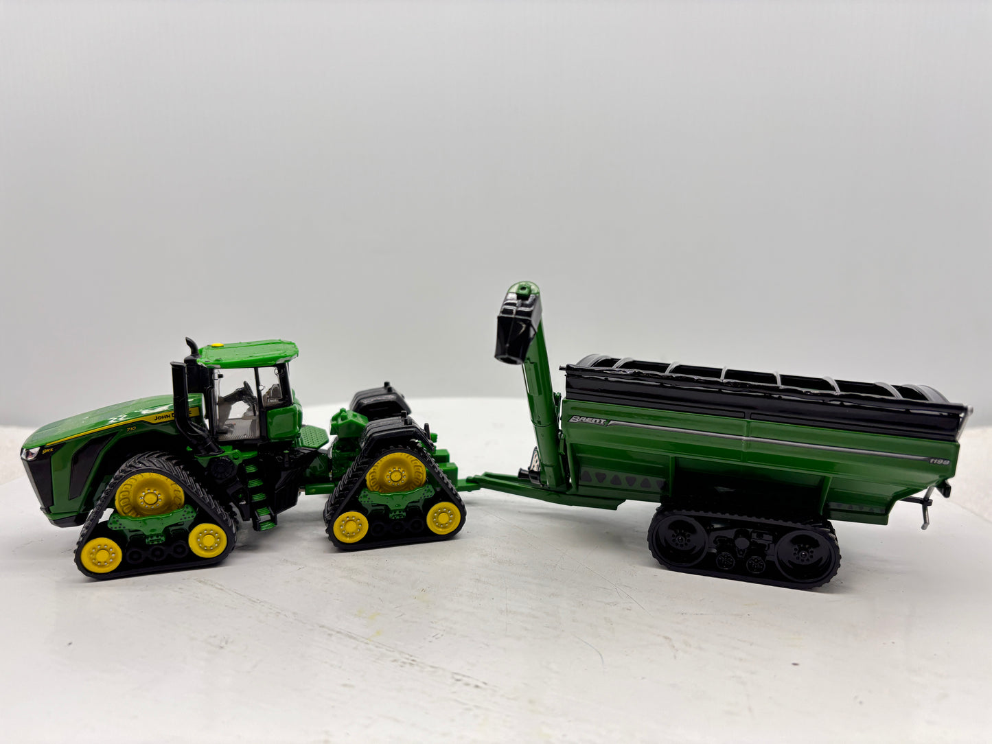 1/64 Brent 1198 Avalanche Tracks Green