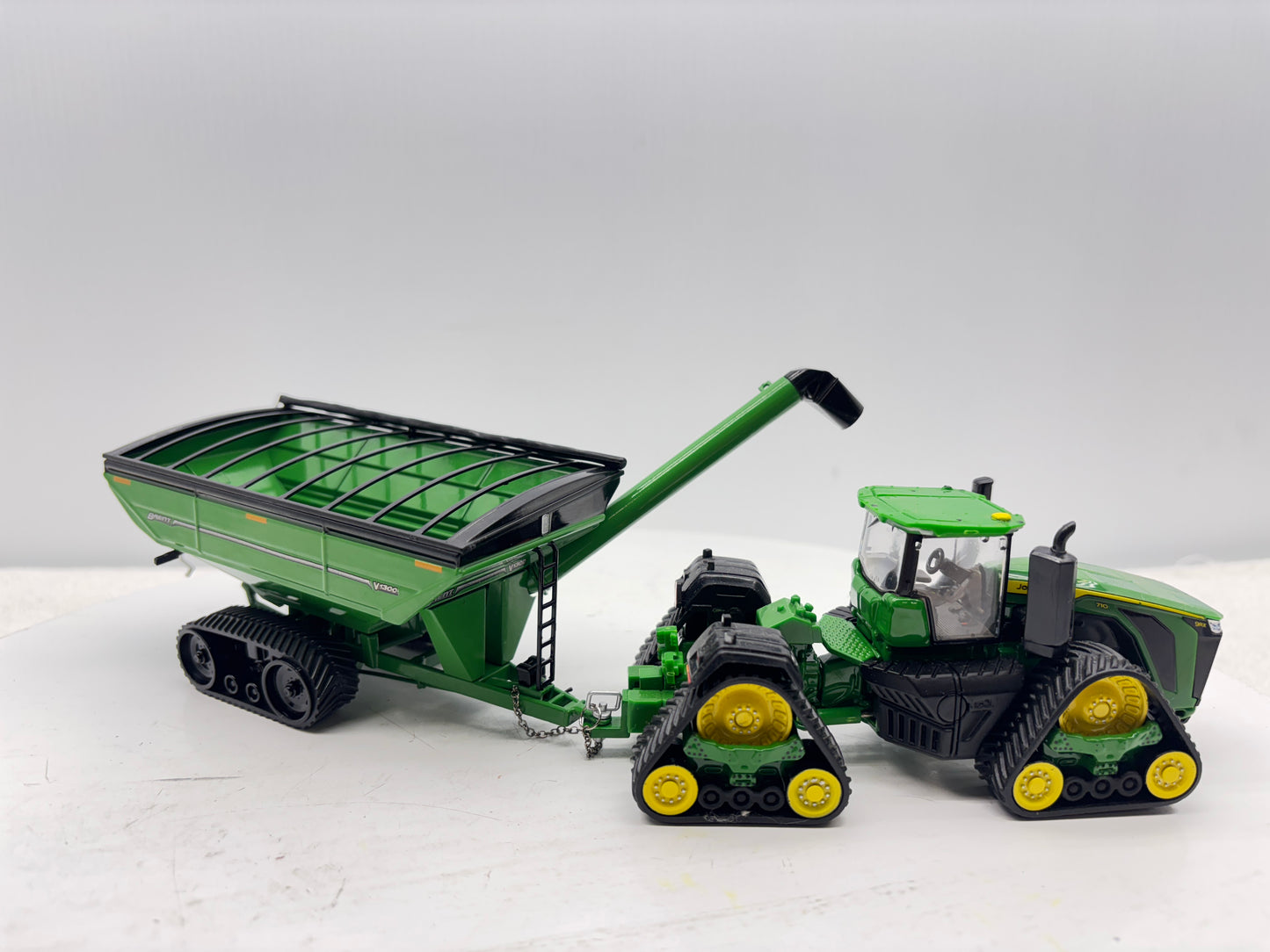 1/64 Brent V1300 Tracks Green