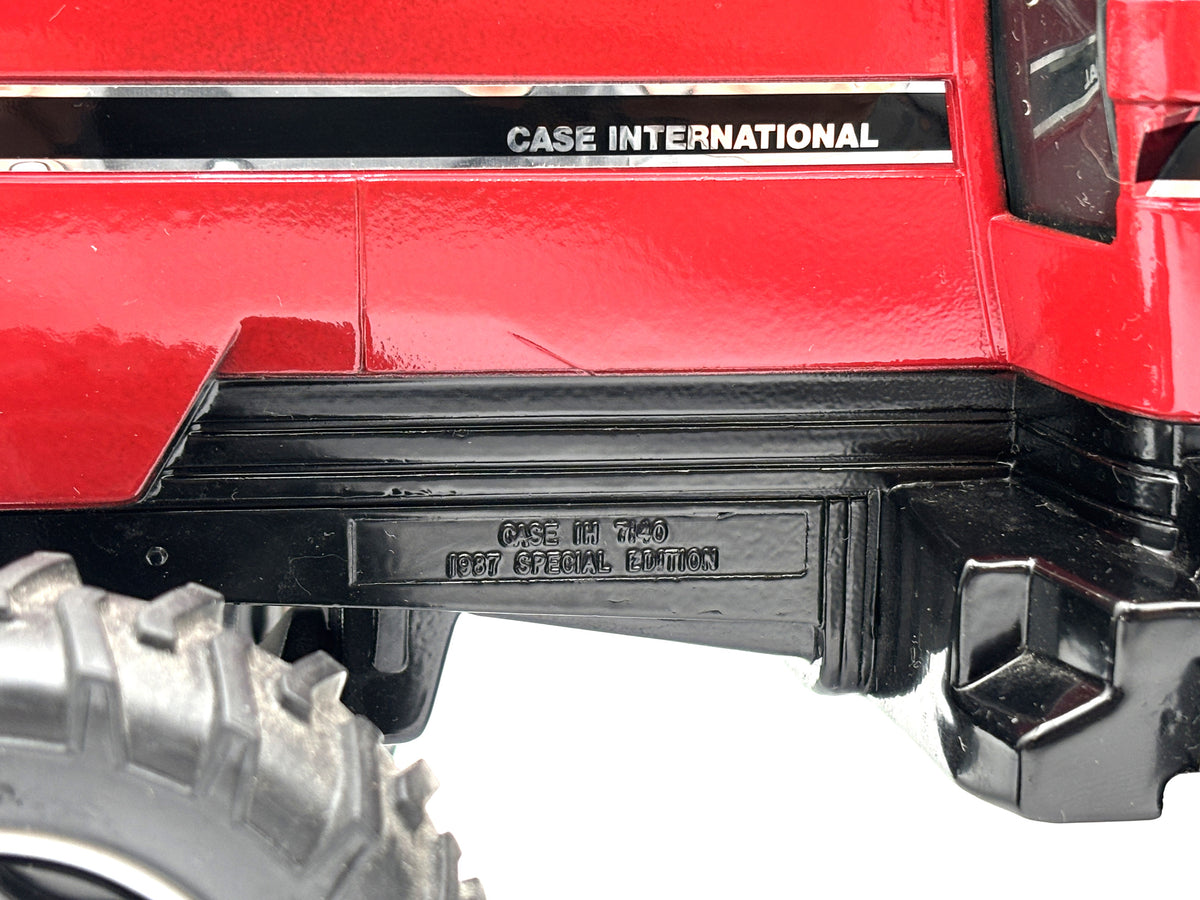 1/16 Case IH 7140 Special Edition