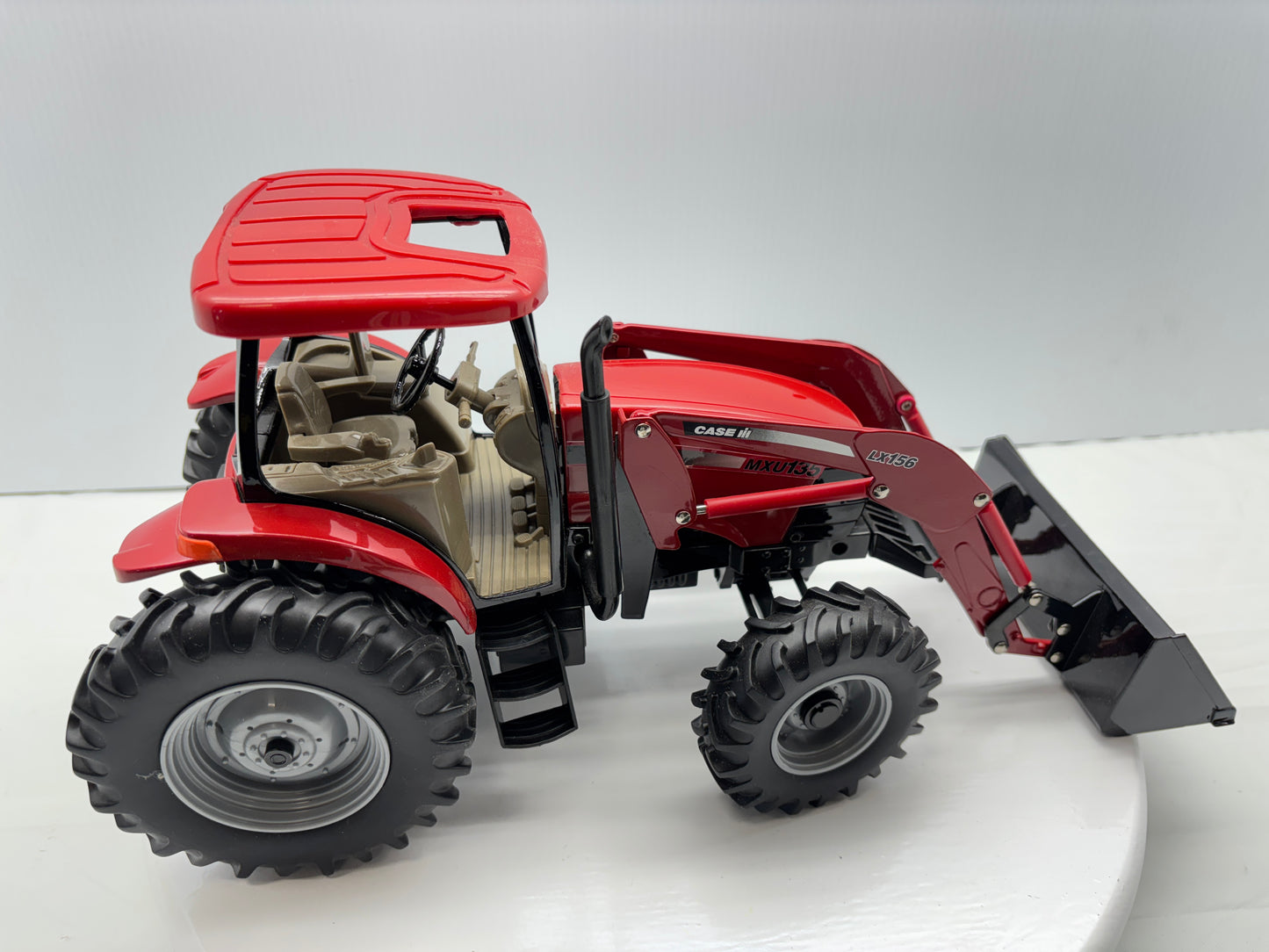 1/16 Case IH MXU135 by ERTL