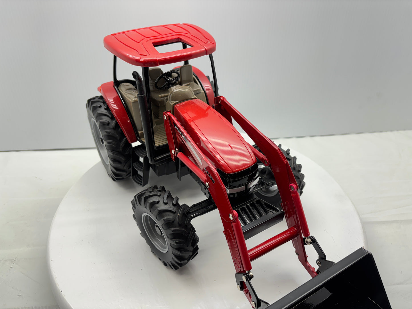 1/16 Case IH MXU135 by ERTL