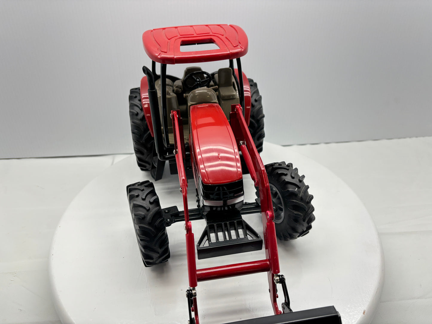 1/16 Case IH MXU135 by ERTL