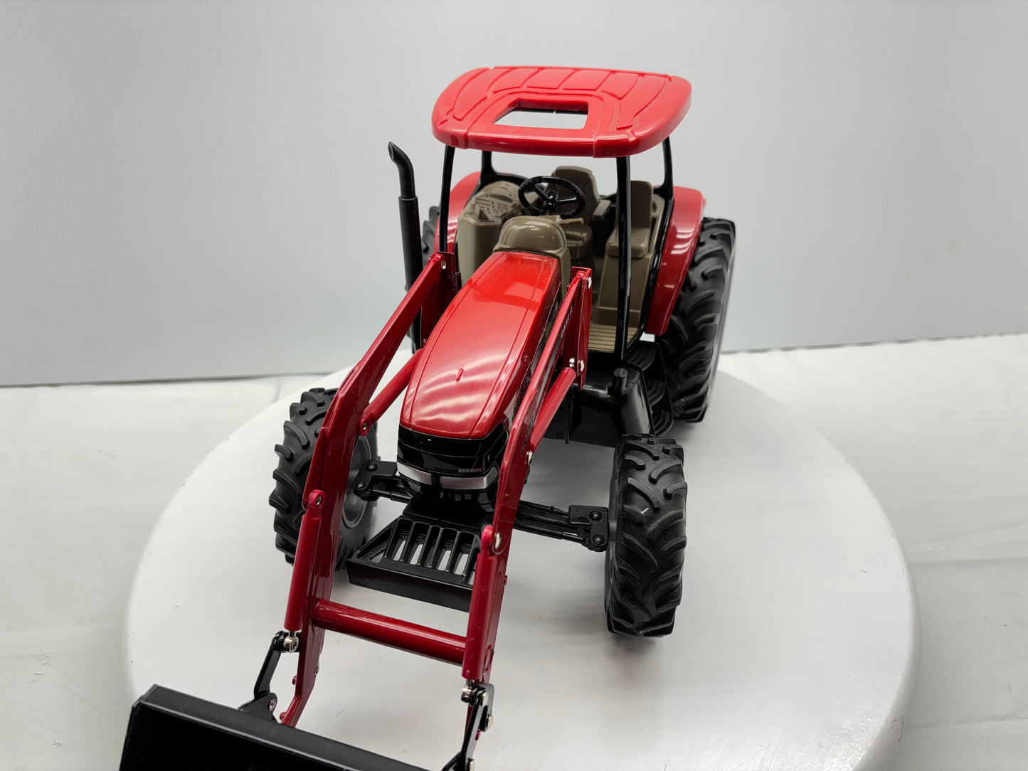1/16 Case IH MXU135 by ERTL