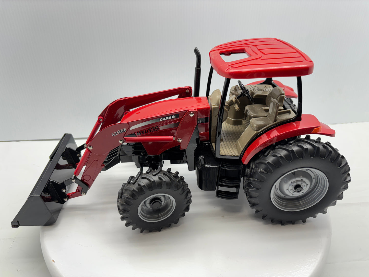 1/16 Case IH MXU135 by ERTL