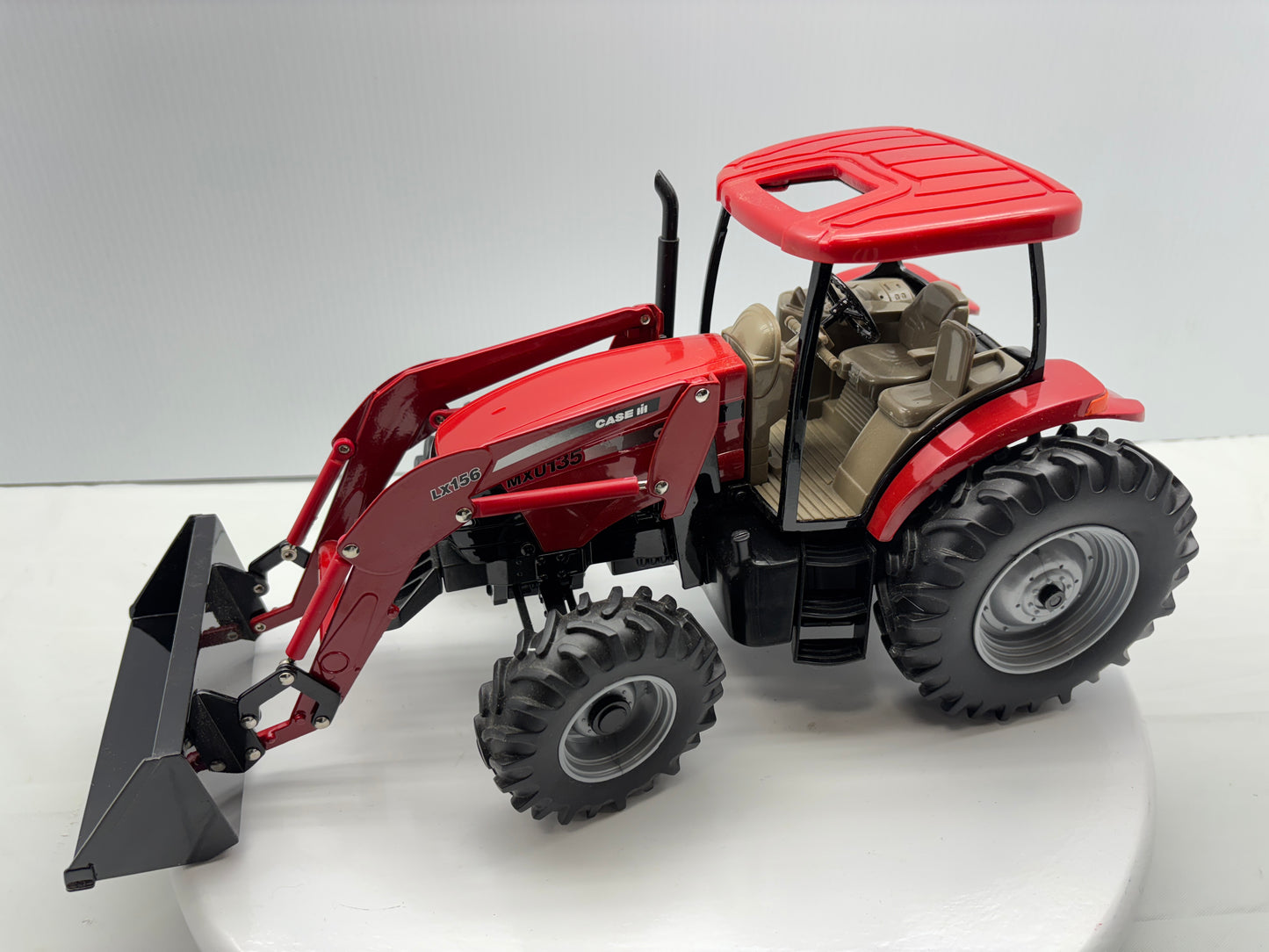 1/16 Case IH MXU135 by ERTL
