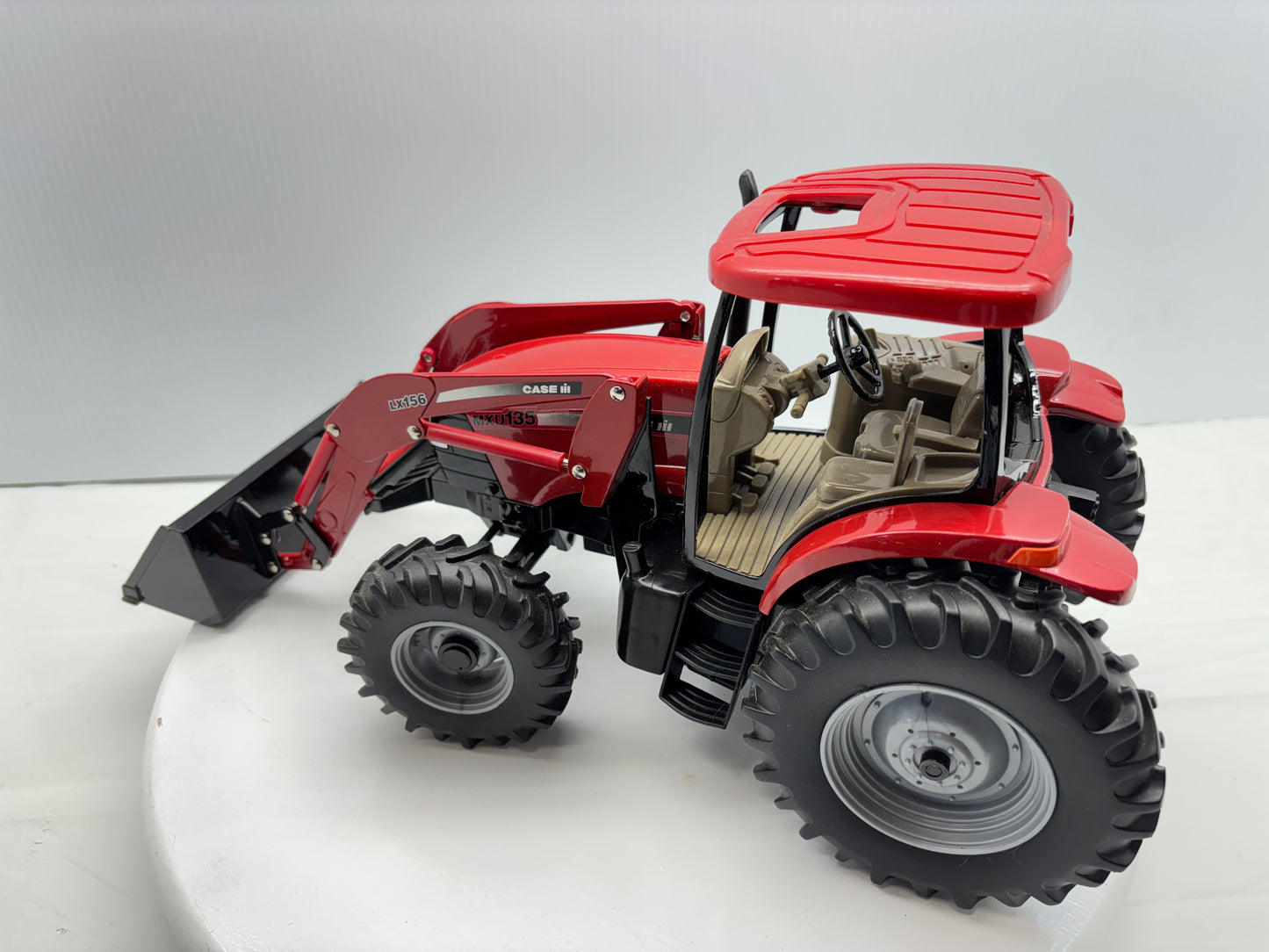 1/16 Case IH MXU135 by ERTL