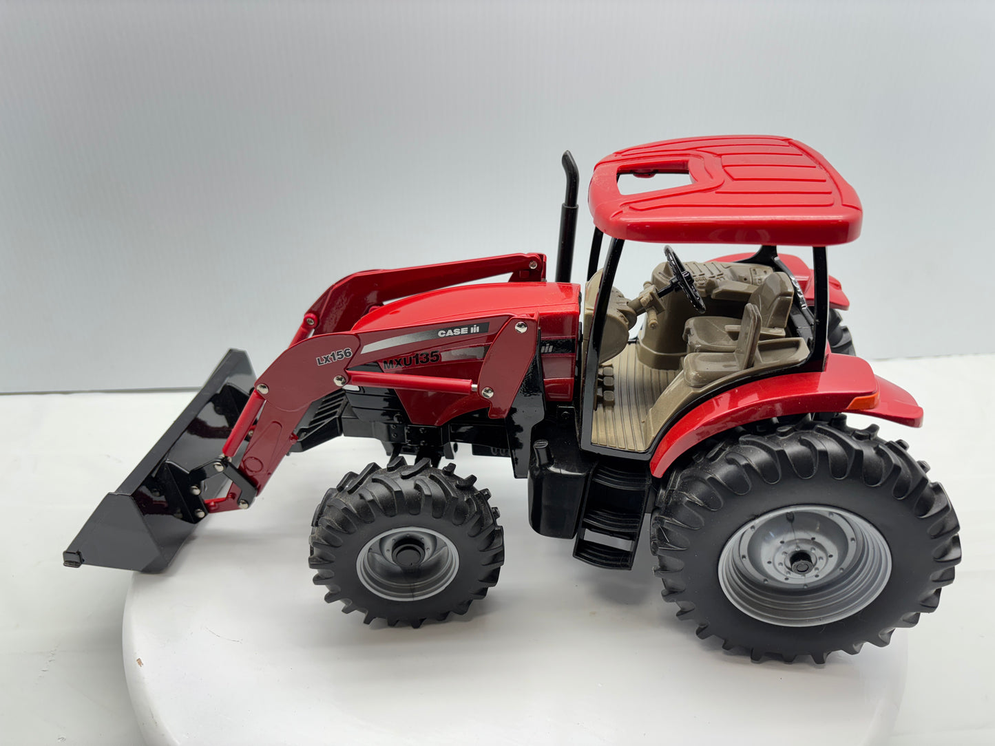 1/16 Case IH MXU135 by ERTL