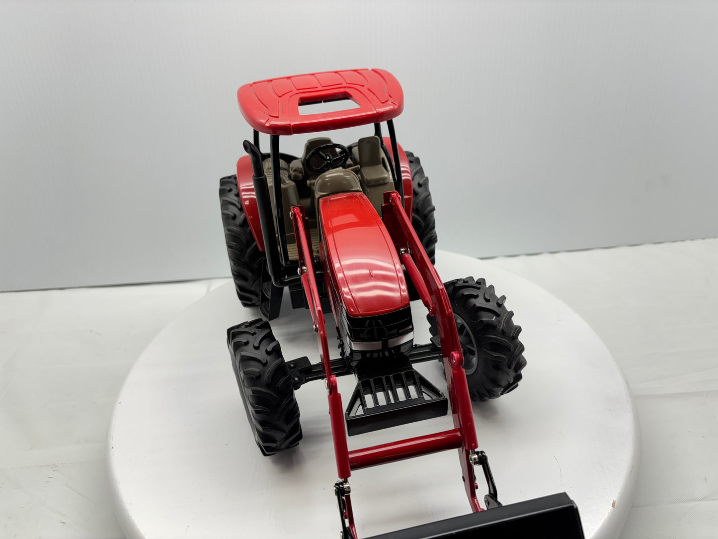 1/16 Case IH MXU135 by ERTL